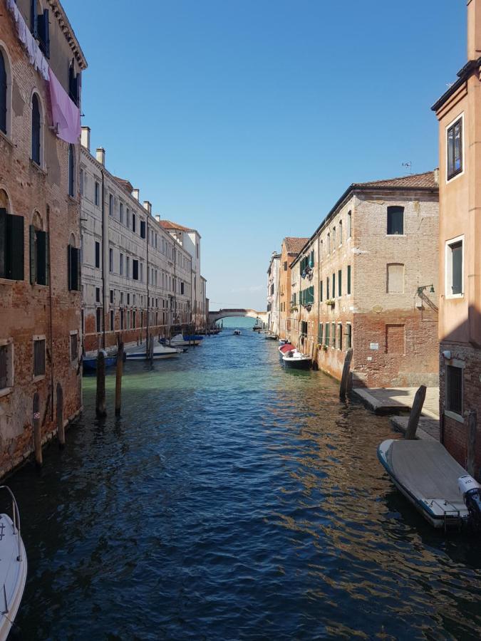The Secret Garden In The Very Heart Of * Venecia